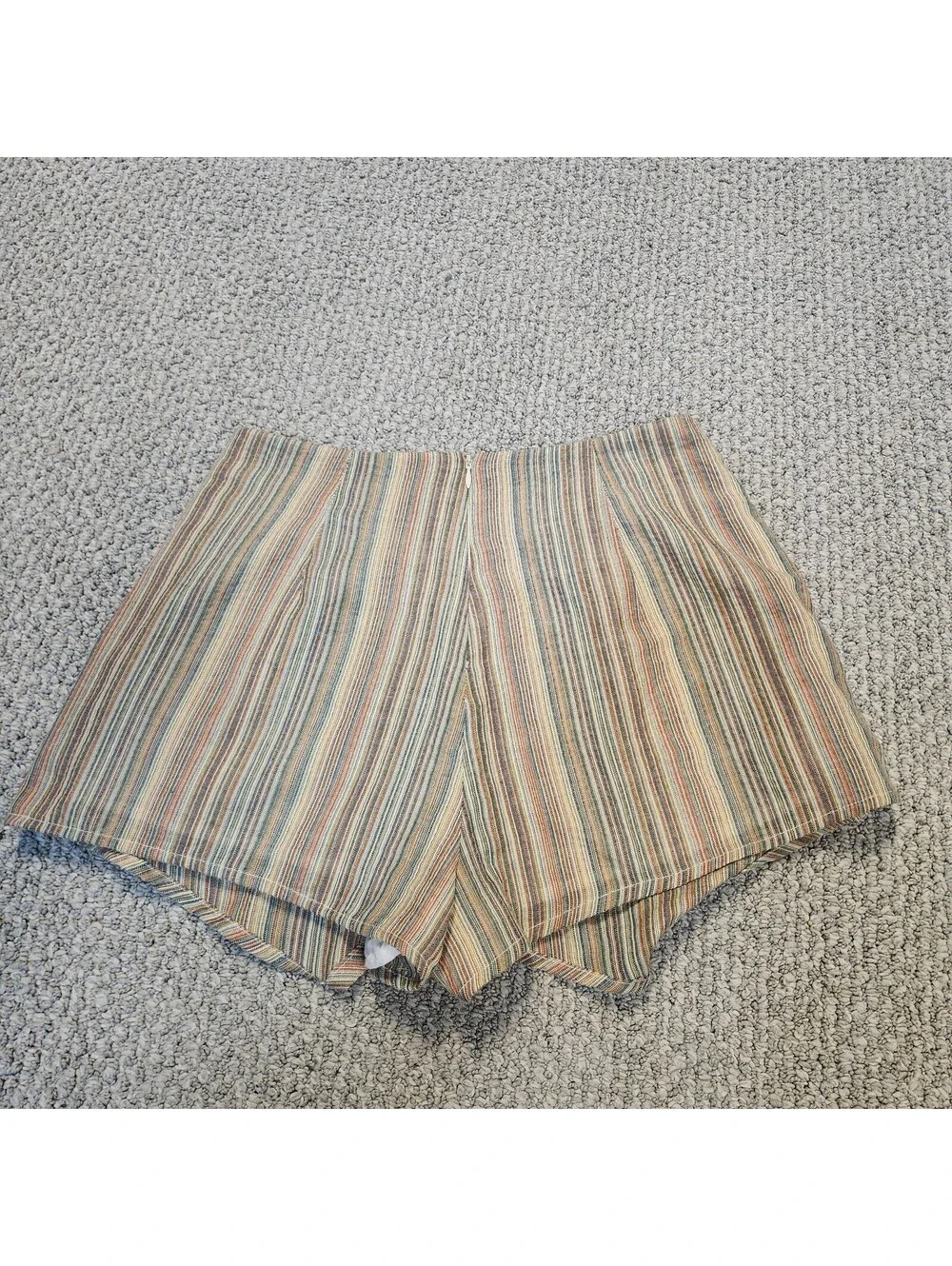 Le Lis Collection Striped Wrap Style Shorts Size Medium NWT